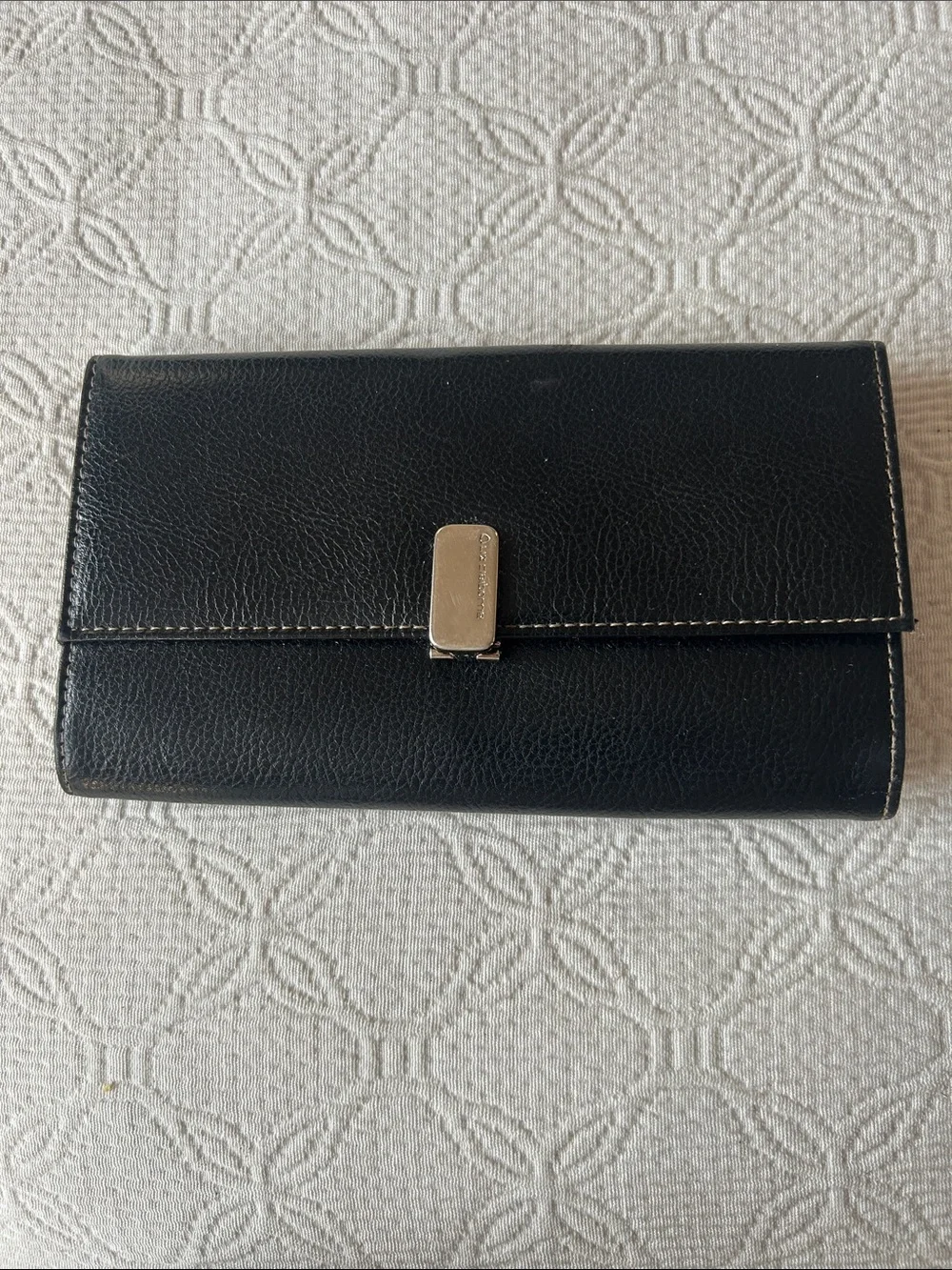 Vintage 90’s Liz Claiborne Black Pebble Leather Book Wallet with Silver Hardware